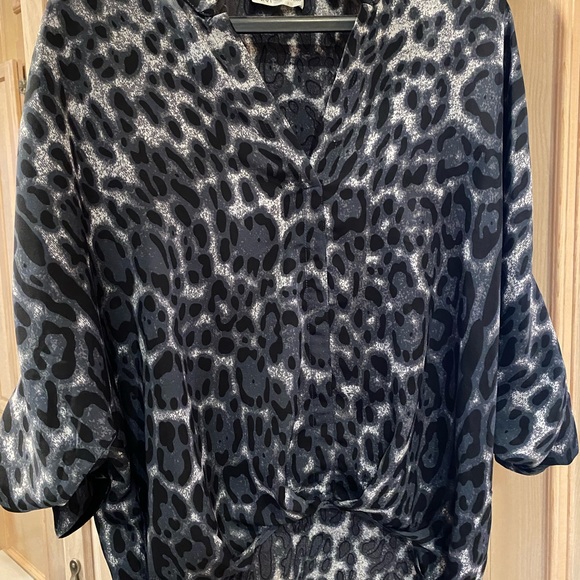 Neiman Marcus leopard print blouse top GUC. Size Med. Popular print this fall! - Picture 2 of 8